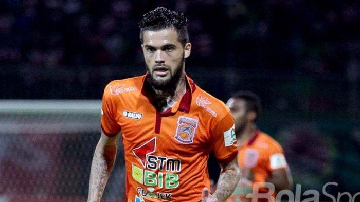 Pemain bek Borneo FC Diego Michiels