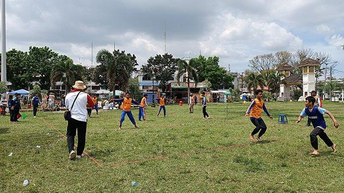 Hadang Ratusan Pelajar Ikuti Kompetisi Permainan Tradisional Hadang di ...