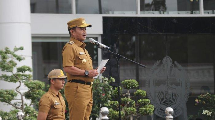Penjabat (Pj) Gubernur Sumatera Utara (Sumut) Hassanudin memimpin Apel Pagi di Halaman Kantor Gubernur Jalan Diponegoro Nomor 30 Medan, Senin (11/9/2023). Dihadiri Sekdaprov Sumut Arief S Trinugroho, staf ahli, asisten, kepala OPD dan ASN di lingkungan Pemprov Sumut.