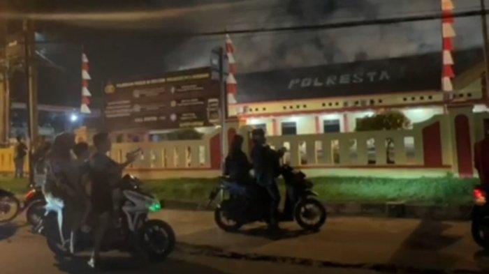 Polresta Deliserdang mengalami Kebakaran Rabu, (14/8/2024) malam.