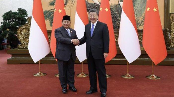 Menteri Pertahanan RI, Prabowo Subianto, yang juga Presiden terpilih ke 8 Indonesia bertemu dengan Presiden China, Xi Jinping di the Great Hall of the People in Beijing, China, Senin (1/4/2024). Dalam pertemuan itu, Prabowo dan Xi Jinping membahas berbagai bidang, termasuk pertahanan, ekonomi, dan keamanan.(Kementerian Pertahanan)