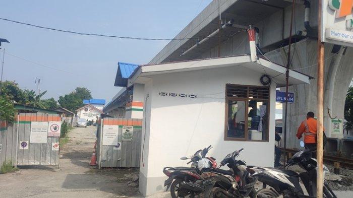 Kondisi suasana di Lokasi Proyek Kereta Api Layang Medan-Binjai, Jumat (28/6/2024). Hingga saat ini pihak PT KAI, Dishub Medan dan Proyek masih menunggu Menhub di lokasi