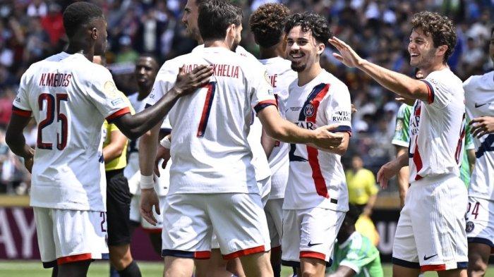 SELEBRASI PSG - Pemain PSG selebrasi usai cetak gol dan menang di Piala Dunia Klub 2025. PSG akan hadapi Real Madrid di semifinal