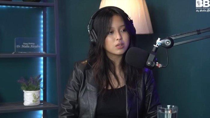 Putri Pinkan Mambo, Michelle Ashley mengaku dilecehkan ayah tirinya selama tiga tahun.