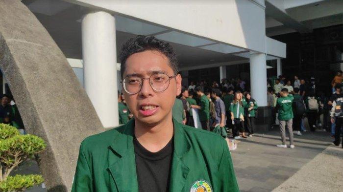 Rehan Tampubolon (20) mahasiswa USU curhat ajukan bayar kuliah cicil karena orang tua tak kerja dan sakit ditolak, Rabu (8/5/2024).