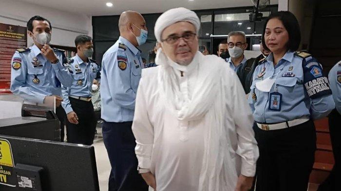 Rizieq Shihab menjalani program pembebasan bersyarat. Dikabarkan bebas hari ini