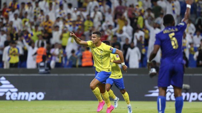 Cristiano Ronaldo bawa Al Nassr menang dari klub Tunisia lewat gol sundulannya