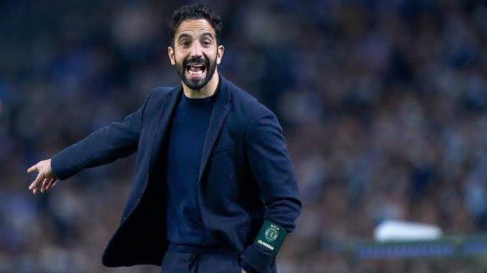 Liverpool dikabarkan sudah menemukan pengganti Juergen Klopp sebagai pelatih, namun bukan Xabi Alonso tapi dirumorkan pelatih Sporting, Ruben Amorim