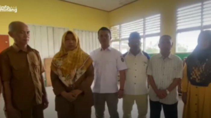 Seorang guru bernama Fermini Wulansari, di Kabupaten Lima Puluh Kota, Sumatera Barat (Sumbar) saat meminta maaf karena memviralkan kasus murid yang membentaknya.