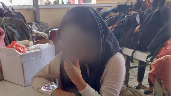 RDS alias RT (20), mahasiswi ITB yang diamankan setelah ketahuan menjadi joki tes CPNS Kejaksaan 2023, Senin (13/11/2023).