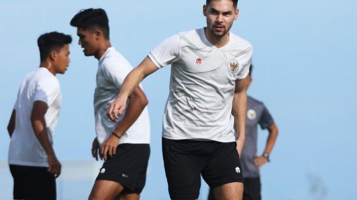 Sandy Walsh berlatih bersama Timnas Indonesia di Bali usai sah jadi WNI