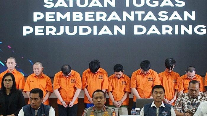 Sejumlah orang ditangkap yang terlibat judi onilne