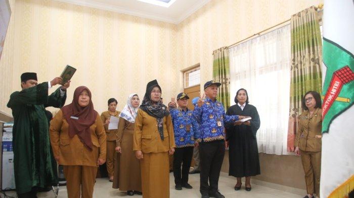 Sejumlah pejabat eselon III di Pemko Pematang Siantar jalani pelantikan Senin (2/10/2023).