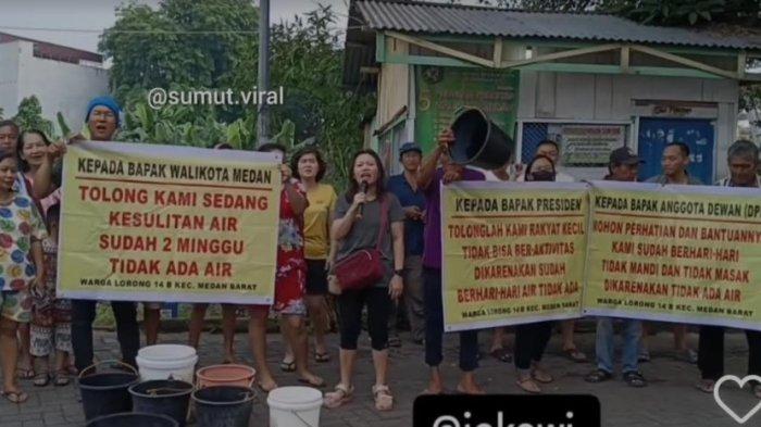 Sejumlah warga Jalan Yos Sudarso Lingkungan 14 Kecamatan Medan Barat menggelar aksi unjuk rasa ke Kantor Cabang PDAM jalan Tuasan viral di sosial media. Aksi tersebut, dilakukan lantaran air di rumah warga itu, tidak hidup selama hampir tiga minggu.