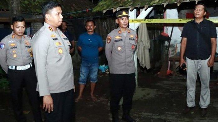 Sekeluarga ditemukan tewas di rumahnya di Desa Pandantoyo, Kecamatan Ngancar, Kabupaten Kediri, Jawa Timur, pada Kamis (5/12/2024). (Dok.Polres Kediri)