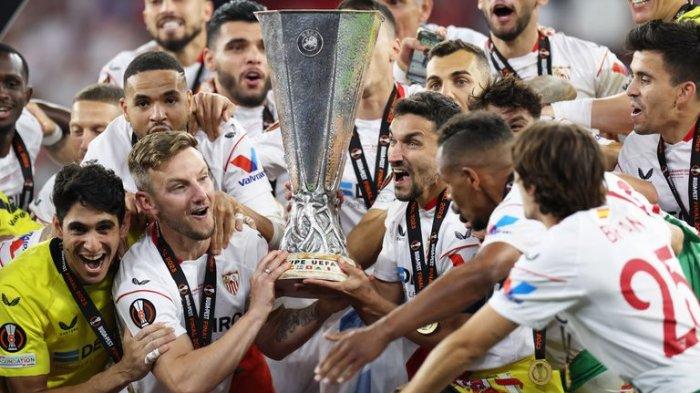 Sevilla merebut trofi juara Liga Eropa musim 2022/2023