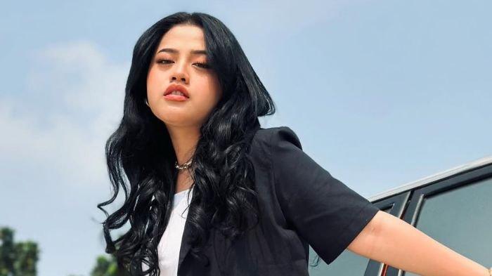 GRAND FINAL- Shabrina Leonita atau Shabrina Leanor, masuk Grand Final Indonesian Idol 2025 bersama Fajar Noor. Keduanya akan bersaing ketat memperebutkan juara.