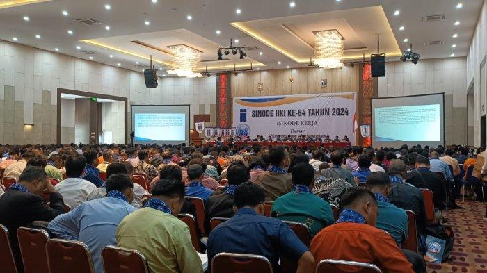 Selama 4 hari sejak Selasa (2/7/2024), Huria Kristen Indonesia (HKI) menggelar Sinode di Toba. Sinode ke-64 ini bertajuk 