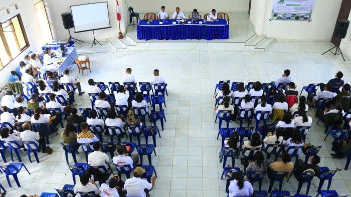 Para peserta yang diundang pada kegiatan ini adalah Camat dan Kepala Desa/Lurah Se-Kabupaten Samosir, Koordinator dan Penyuluh Pertanian Se-Kabupaten Samosir, Kepala UPTD dan Kelompok Tani Peduli Api 