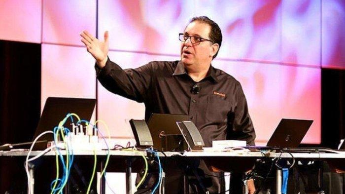 Sosok Kevin Mitnick saat ini masih menyita perhatian dunia.