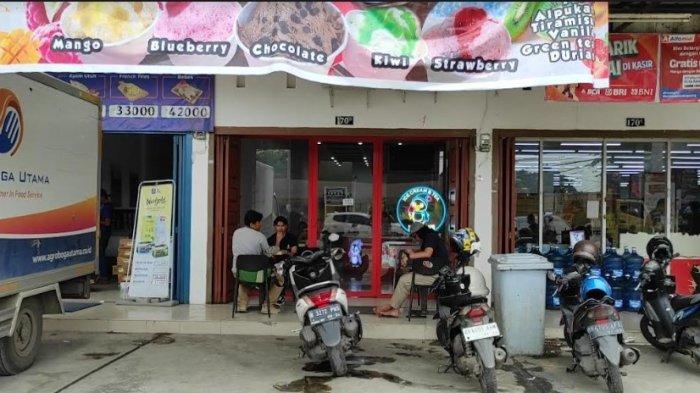 Suasana Xinxui Ice Cream di Jalan Karya Jaya, Kecamatan Medan Johor. Lokasi ini merupakan tempat aksi premanisme yang viral di media sosial beberapa waktu lalu, Sabtu (9/12/2023).