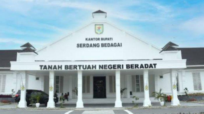 Suasana di Kantor Bupati Sergai