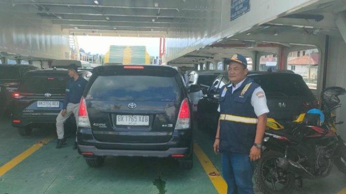 Suasana di Pelabuhan Ajibata saat liburan Nataru tahun ini.