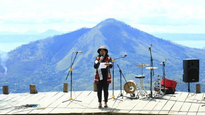 Suasana di Togaraja yang berada di Kecamatan Harian, Kabupaten Samosir saat peresmian kawasan tersebut sebagai desa wisata oleh Pemkab Samosir.
 
 
 