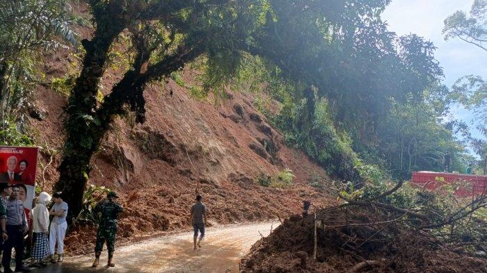 Suasana di lokasi longsor di Tapanuli Utara, Sabtu (3/2/2024).
