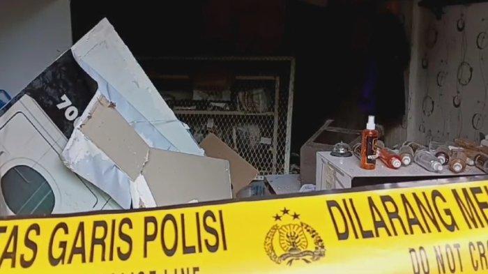 Suasana di ruko usaha laundry di Jalan Perjuangan, Kecamatan Medan Sunggal, tempat mesin uap meledak dan mengakibatkan tiga orang terluka.