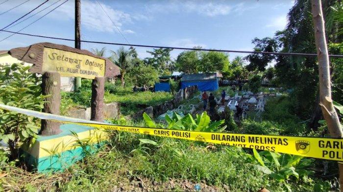 Suasana ekshumasi jasad Ella Nanda Sari Br Hasibuan (30) di tempat pemakaman umum yang berada di Kelurahan Alur Dua, Kecamatan Sei Lepan, Kabupaten Langkat, Sumatera Utara, Senin (5/8/2024).