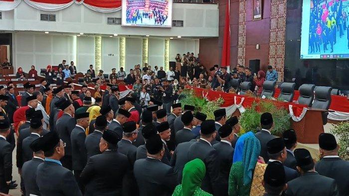Suasana pelantikan anggota DPRD Sumut periode 2024-2029 yang digelar pada Selasa (17/9/2024).