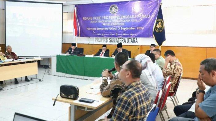 Suasana sidang kode etik penyelenggara pemilu DKPP Provinsi Sumatera Utara, Minggu (3/9/2024) lalu. 