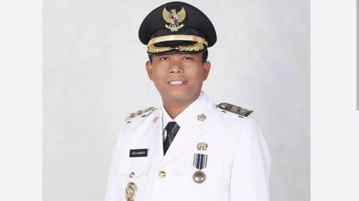 Wakil Bupati Rokan Hilir Riau Sulaiman terjaring operasi prostitusi di hotel mewah.