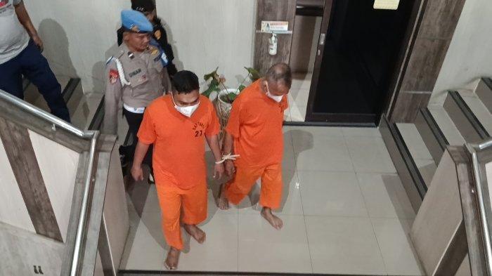 TERSANGKA TAMBANG - AK (59), pengelola tambang warga Desa Bobos, Kecamatan Dukupuntang dan AR (35), pengawas tambang yang merupakan warga Desa Girinata, Kecamatan Dukupuntang, Kabupaten Cirebon.