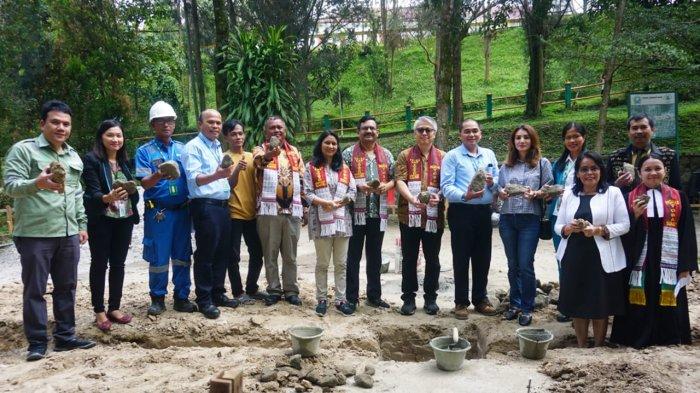 Yayasan Bonapasogit Sejahtera (YBS) dan Toba Pulp Lestari (TPL) membangun kelas tambahan untuk terus menunjang fasilitas bagi siswa-siswi Sekolah Dasar (SD).
