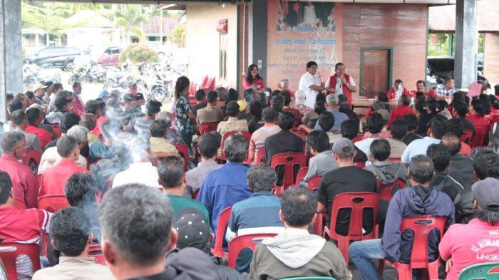 Hari kedua di Kampung Halaman, Rapidin Simbolon dan Juang Sinaga temu rindu dengan ratusan orang simpatisan lamanya yang tergabung dalam massa 