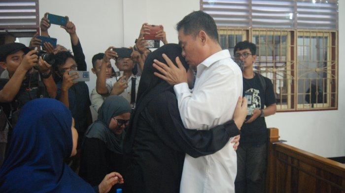 Mantan kepala dinas kesehatan pemprov sumut, Alwi dituntut 20 tahun penjara.