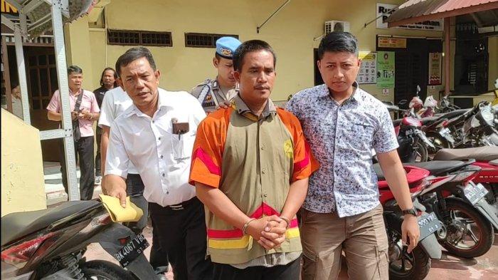 Tersangka Jaimas Simare-mare oknum pelatih renang yang menendang kemaluan wanita di kolam renang Sabty Garden, Kisaran, Kabupaten Asahan telah ditetapkan oleh polisi sebagai tersangka kasus penganiayaan, Selasa (6/8/2024).