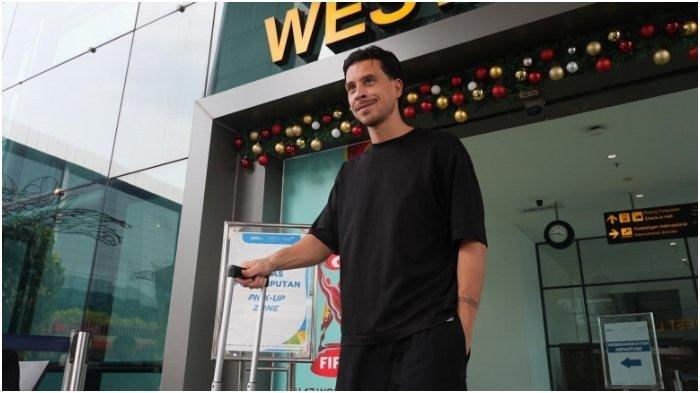 Calon pemain naturalisasi Timnas Indonesia, Thom Haye atau yang bernama lengkap Thom Jan Marinus Haye telah tiba di tanah air pada Kamis (Kamis (28/12/2023) untuk mengurus proses perpindahan menjadi Warga Negara Indonesia (WNI). Inilah market value atau harga pasaran dari calon pemain naturalisasi Timnas Indonesia, yakni Thom Haye, miliki angka dua kali lipat dari Sandy Walsh.