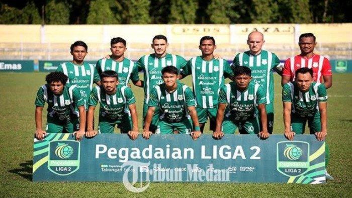 Tim PSMS Medan foto bersama sebelum menghadapi pertandingan Pegadaian Liga 2 musim 2024-2025 di Stadion Baharoeddin Siregar, Lubukpakam, Deliserdang, beberapa waktu lalu. PSMS Medan berada di grup H babak Play off degradasi Liga 2 musim ini.