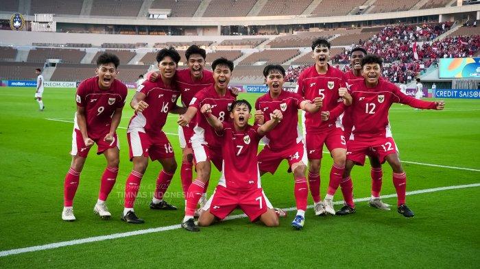 SELEBRASI - Pemain Timnas U-17 Indonesia selebrasi usai berhasil cetak gol ke gawang Yaman pada Piala Asia U-17 2025. Skuat Timnas U-17 Indonesia puncaki klasemen Grup C dan memastikan tiket ke Piala Dunia U-17 2025.