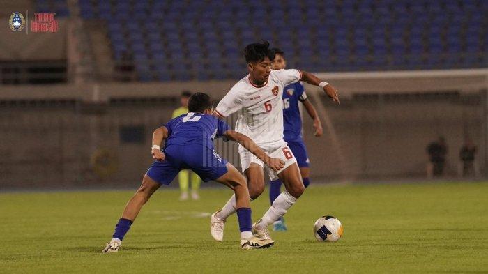 Timnas U-17 Indonesia sukses membungkam tuan rumah Kuwait pada matchday pertama Grup G Kualifikasi Piala Asia U-17 2025 di Stadion Al Ahmadi, Kuwait, Rabu (23/10/2024).