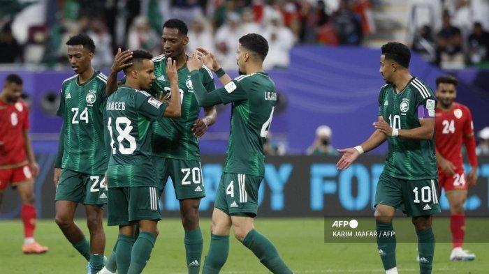 Gelandang Arab Saudi #18 Abdulrahman Ghareeb dkk