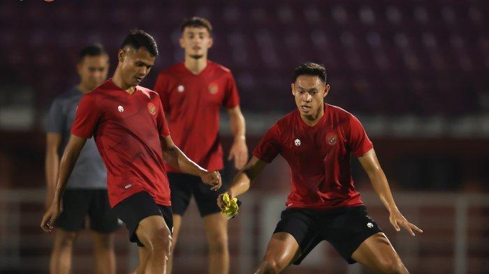 Skuat Timnas Indonesia mulai menjalani latihan di Surabaya jelang pertandingan FIFA Matchday lawan Palestina dan Argentina