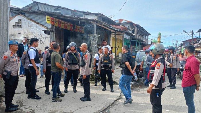 Kapolres Pelabuhan Belawan AKBP Oloan Siahaan memimpin langsung pembubaran tawuran di Jalan TM Pahlawan, Belawan, Minggu (20/4/2025) sore. Tindakan cepat dilakukan demi mencegah jatuhnya korban baru.