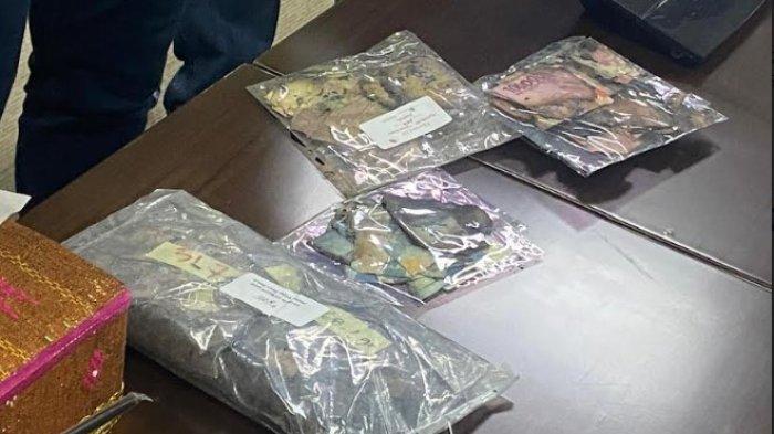 BI tukarkan uang yang terbakar milik seorang pedagang asal Simalungun, Senin (13/5/2024). Dari Rp 202 juta yang terbakar, sebanyak Rp 188 juta bisa ditukar dengan yang baru dan layak edar.