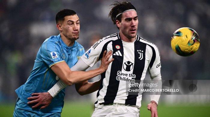 Bek timnas Indonesia, Jay Idzes yang bermain di Venezia mencetak gol di Liga Italia melawan Juventus. Jay menjadi orang pertama Indonesia cetak gl di Serie A
