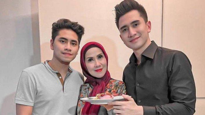 Artis senior sekaligus politikus Venna Melinda merasa bangga karena putranya, Verrell Bramasta meneruskan karier politiknya di DPR RI. Verrell lolos ke Senayan dari Partai Amanat Nasional (PAN) mewakili daerah pemilihan (Dapil) Jawa Barat VII. (ig)