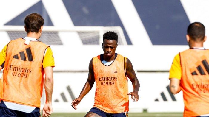 Real Madrid siap tampil ganas dengan menampilkan trio VMR alias tiga penyerang baru yakni Vinicius Jr, Mbappe dan Rodrigo kala bentrok Atalanta di final Piala Super Erop 2024.